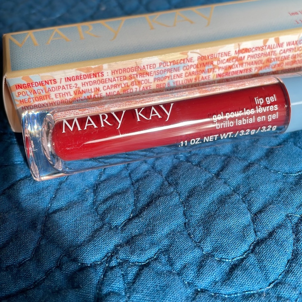 NEW! Mary Kay Lip Gel Gloss in Cherry Twist